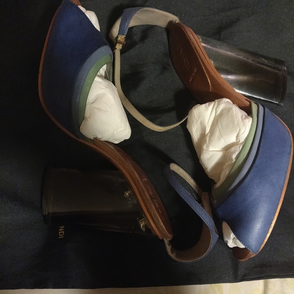 Fendi - Picture 2 of 7